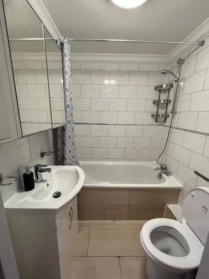 Cosy Serviced 1 Bedroom Apartment In London Exterior photo